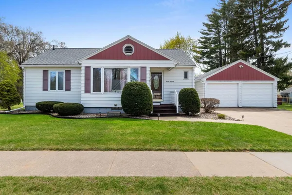 $198,900 | 316 East Stevens Avenue, Shawano, WI 54166