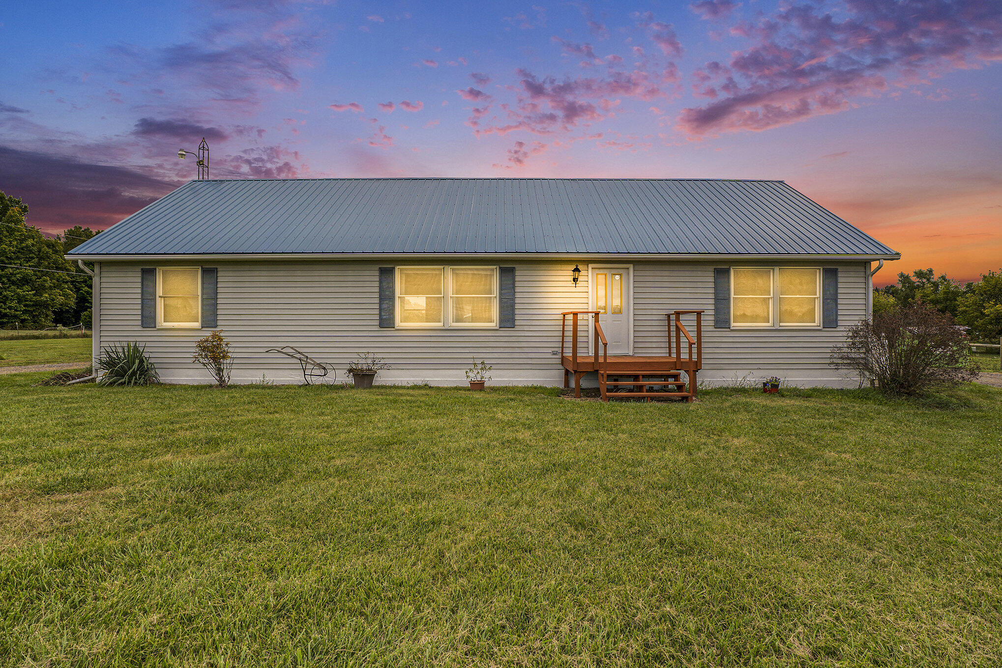 695 South Elba Road Lapeer, MI 48446 - Photo 2 of 34 002_dsc01679-_twilight