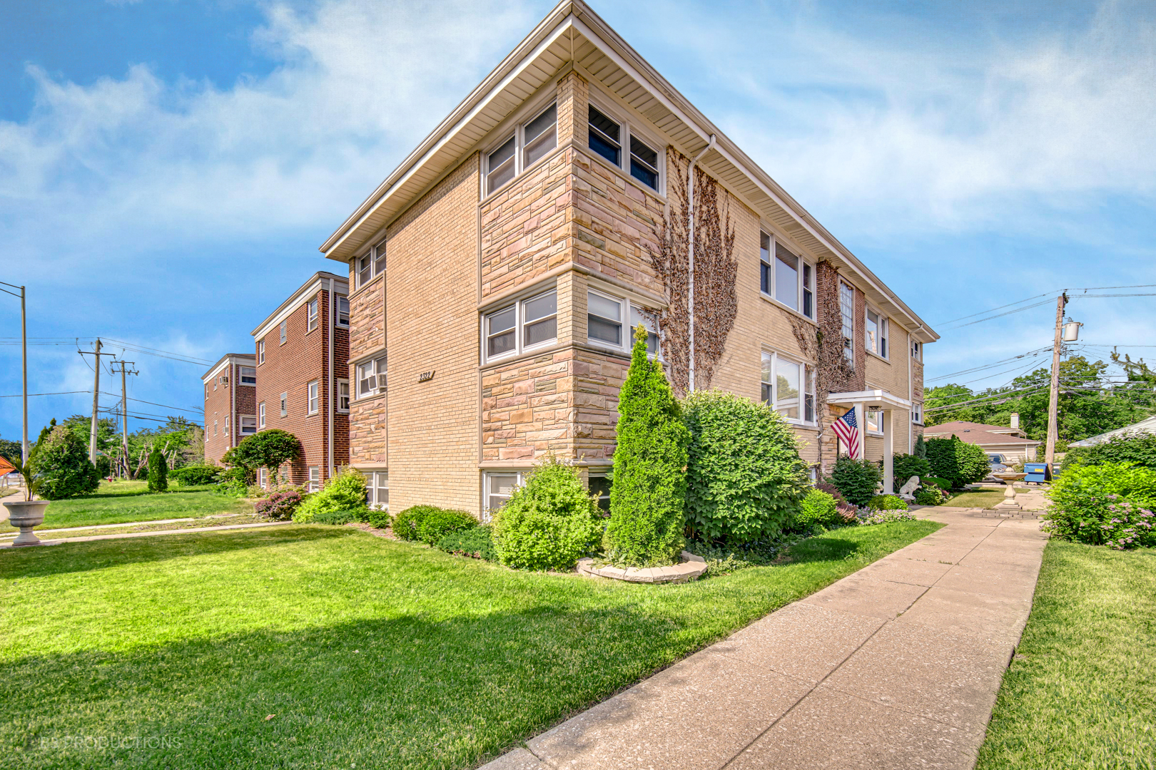 2322 South 17th Avenue, Unit 3 North Riverside, IL 60546 - Photo 2 of 15
