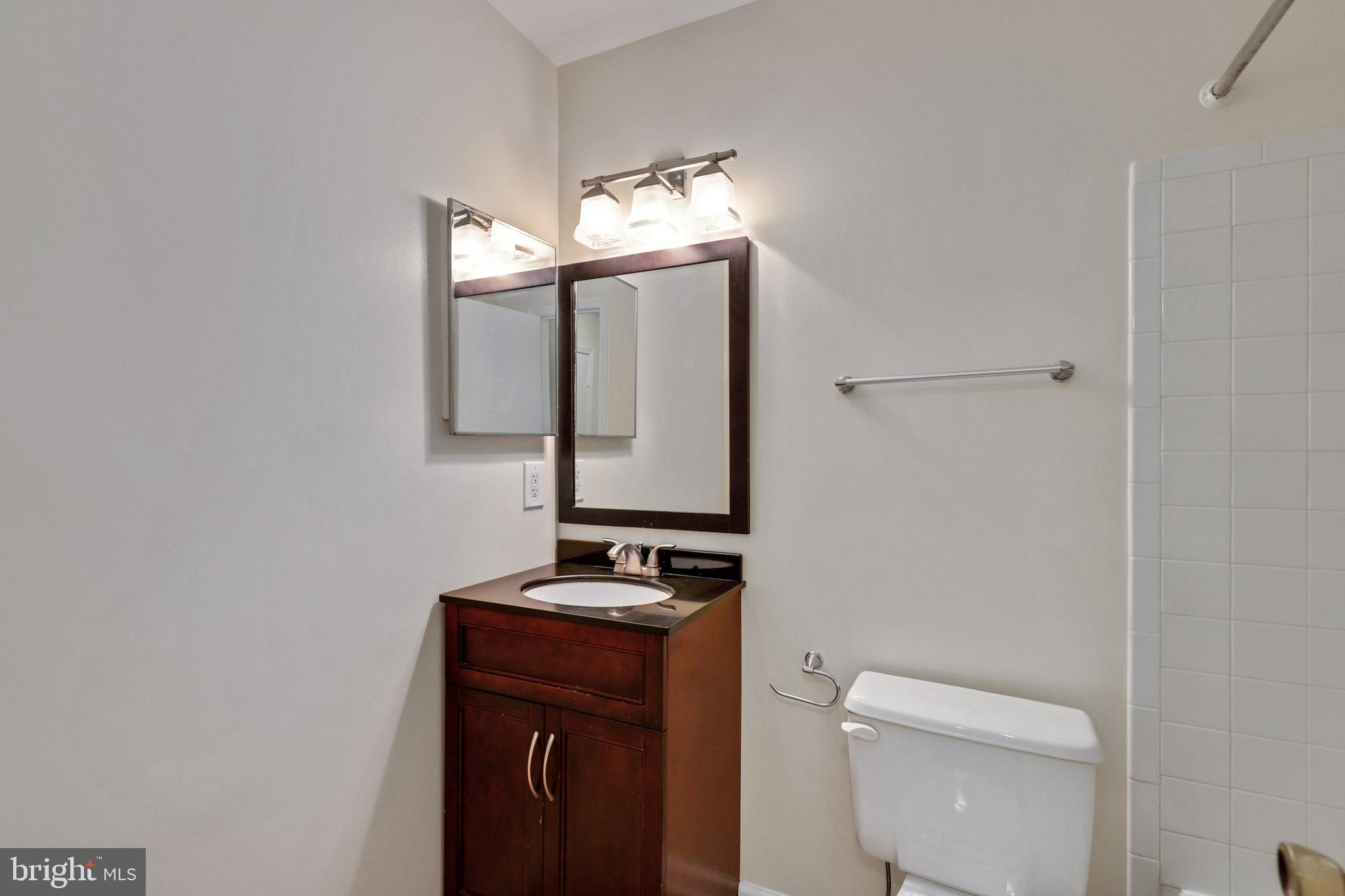 7404 Spring Tree Drive Springfield, VA 22153 - Photo 21 of 31 Bedroom level full bath.
