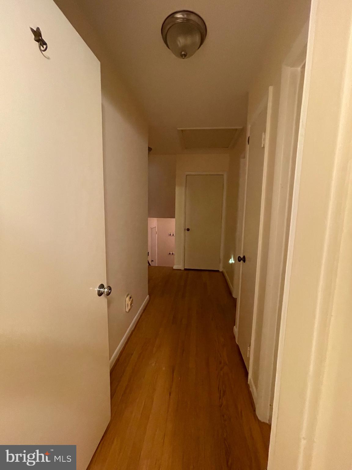5010 Westport Road Chevy Chase, MD 20815 - Photo 18 of 39 Upper Room Corridor