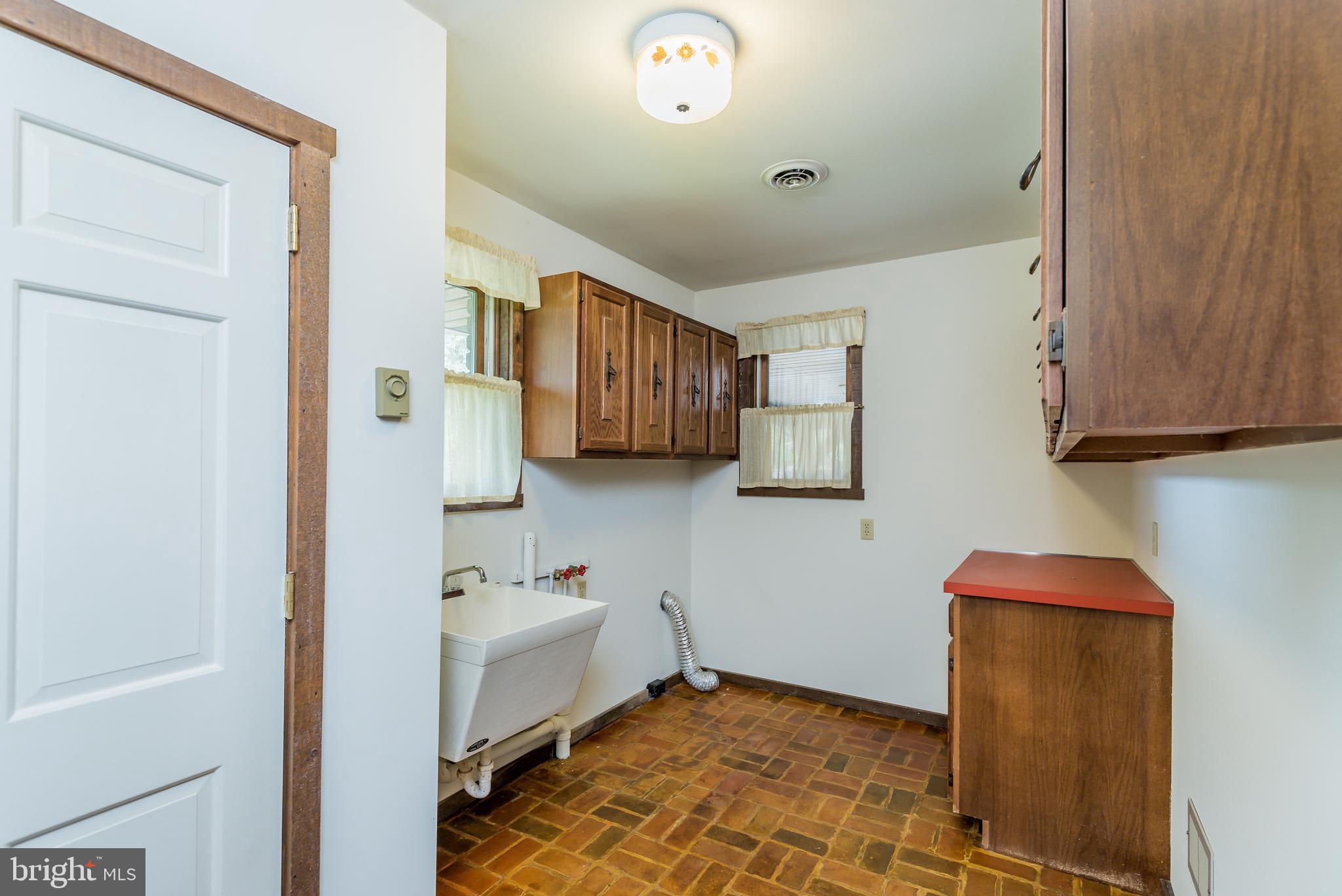 820 Burnt House Road Carlisle, PA 17015 - Photo 8 of 39 Gallery Image 8