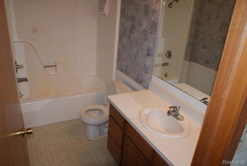 4416 Martus Road North Branch, MI 48461 - Photo 13 of 16 DSC01877.JPG