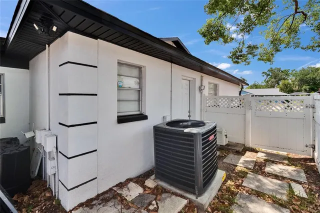 $650,000 | 2219 Summit View Drive, Valrico, FL 33596