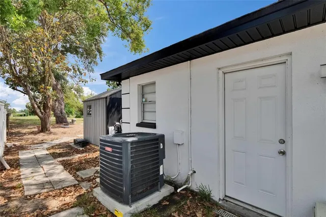 $650,000 | 2219 Summit View Drive, Valrico, FL 33596