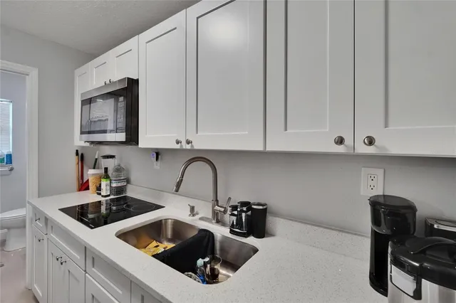 $650,000 | 2219 Summit View Drive, Valrico, FL 33596