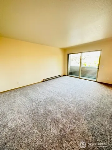 $1,400 | 5631 Hwy Place, Unit 8, Everett, WA 98203