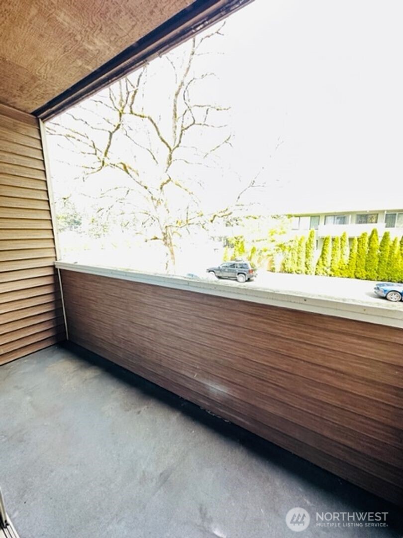 5631 Hwy Place, Unit 8 Everett, WA 98203 - Photo 7 of 11 a view of a bathtub in a room