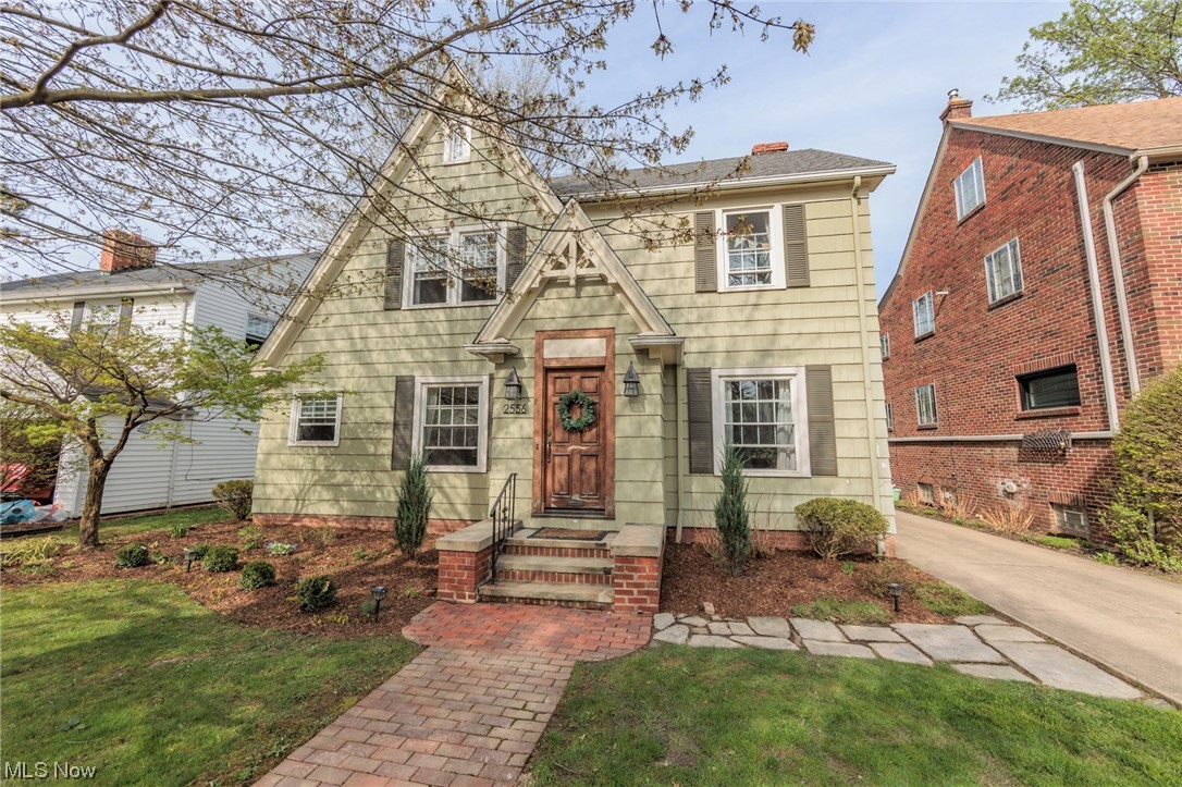 2556 Eaton Road Cleveland, OH 44118 - Photo 1 of 35