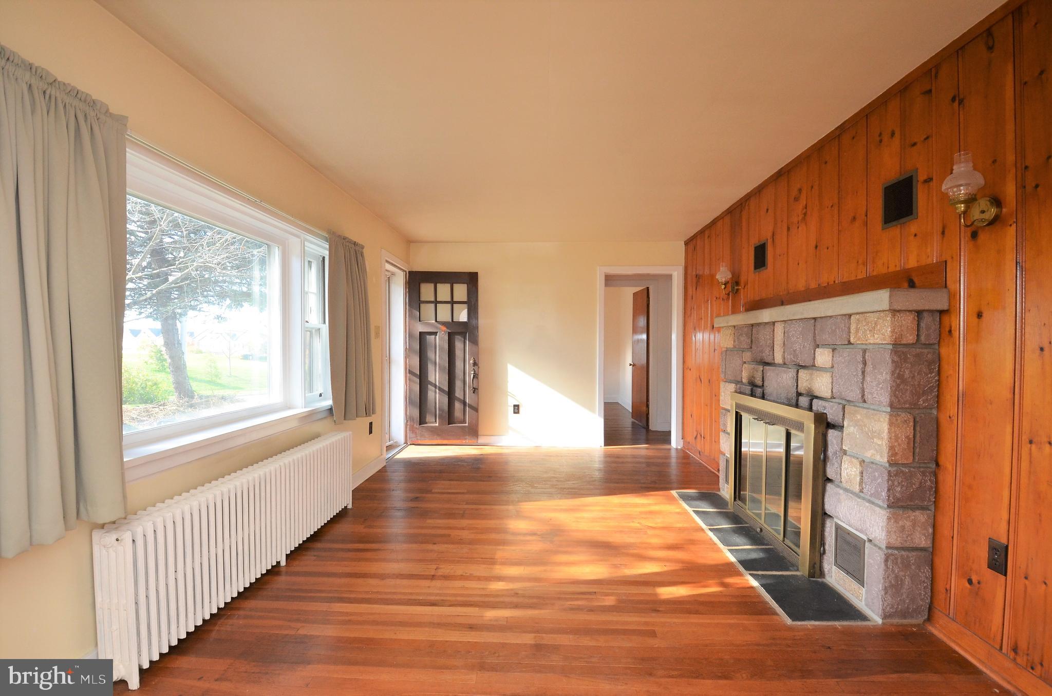 677 Old Schuylkill Road Pottstown, PA 19465 - Photo 4 of 18 Gallery Image 4