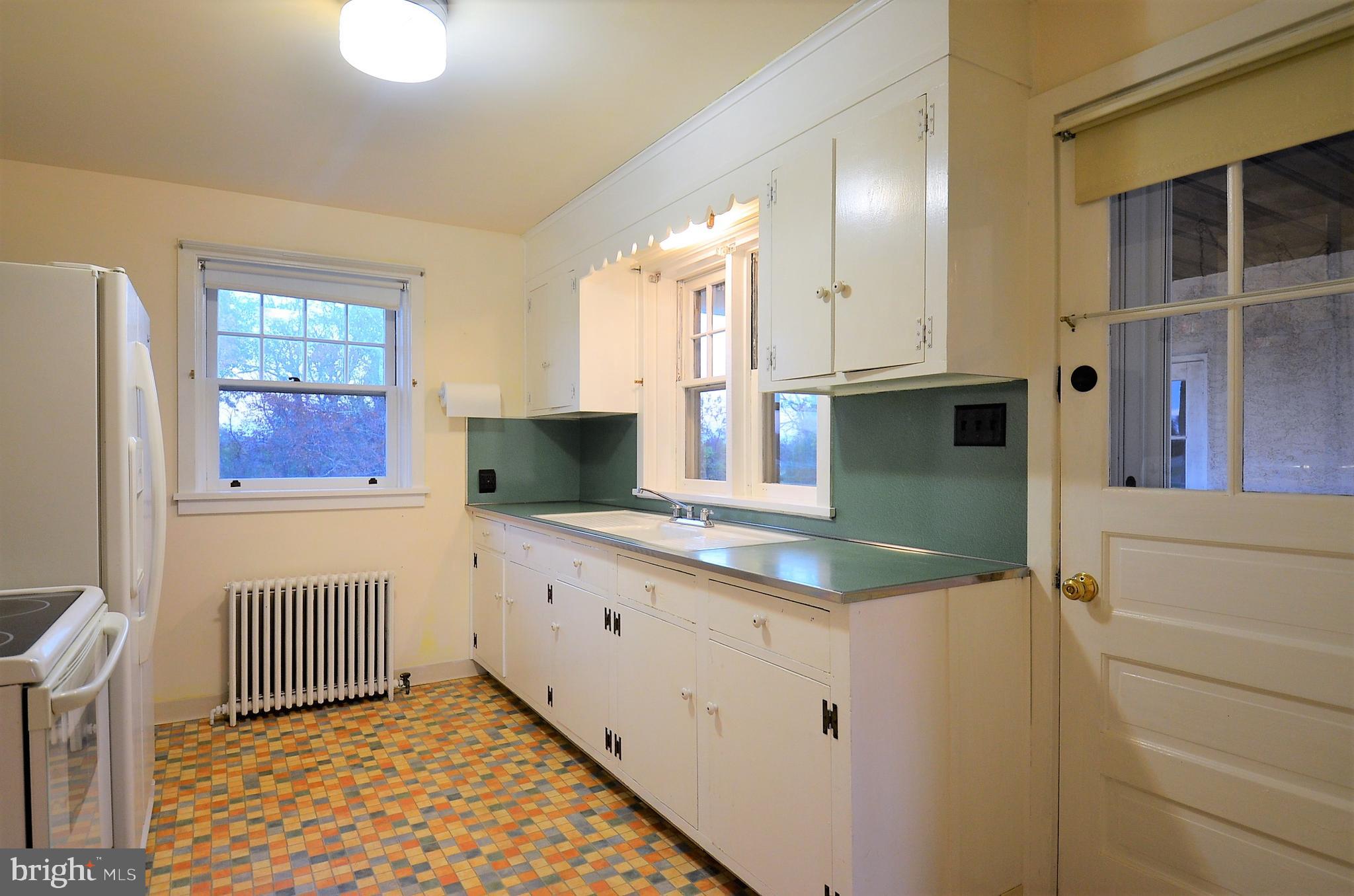 677 Old Schuylkill Road Pottstown, PA 19465 - Photo 8 of 18 Gallery Image 8