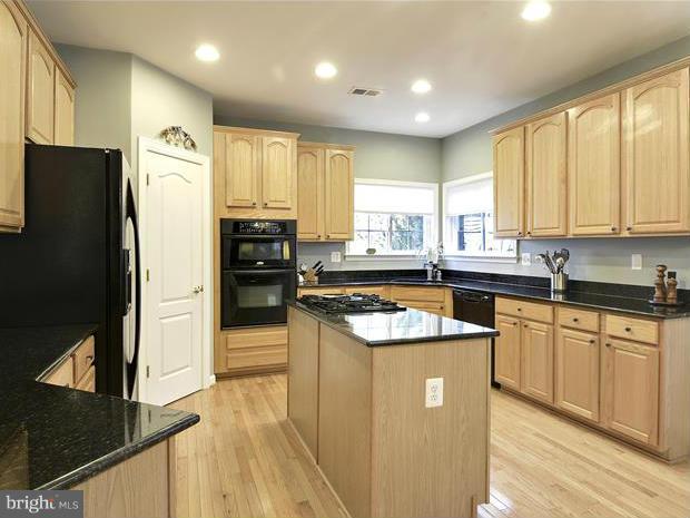 623 Crawfords Ridge Road Odenton, MD 21113 - Photo 7 of 30 Kitchen