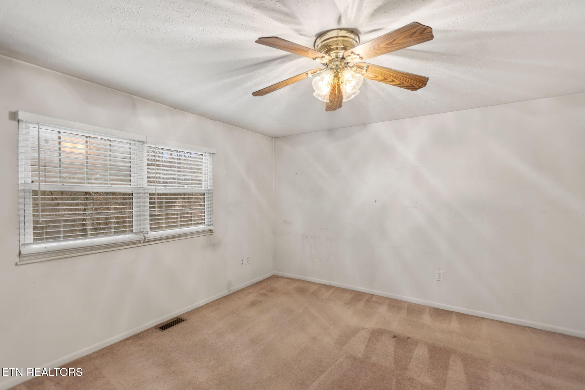 155 Chestnut Hill Road Harriman, TN 37748 - Photo 15 of 31 Photo May 14 2026, 9 29 06 PM