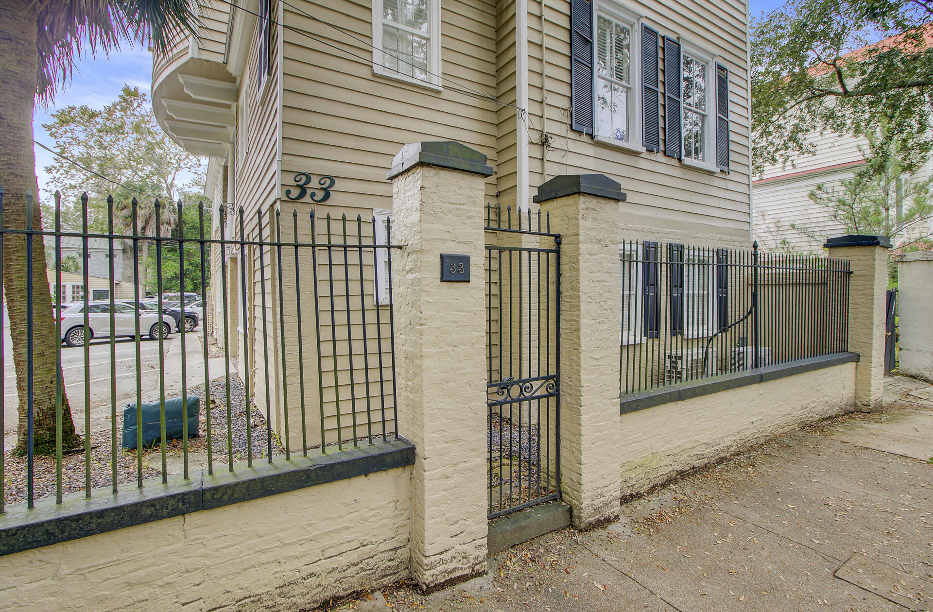 33 Pitt Street, Unit 7 Charleston, SC 29401 - Photo 11 of 18 33 Pitt St.