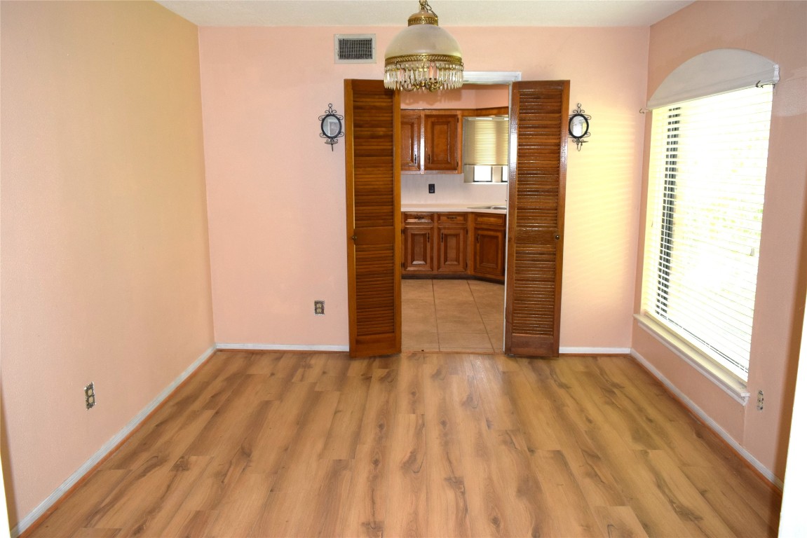 7331 Rancho Mission Drive Houston, TX 77083 - Photo 5 of 24 Dining room