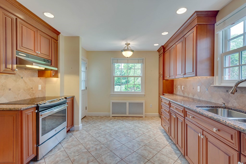 89 Martin Road Milton, MA 02186 - Photo 12 of 35