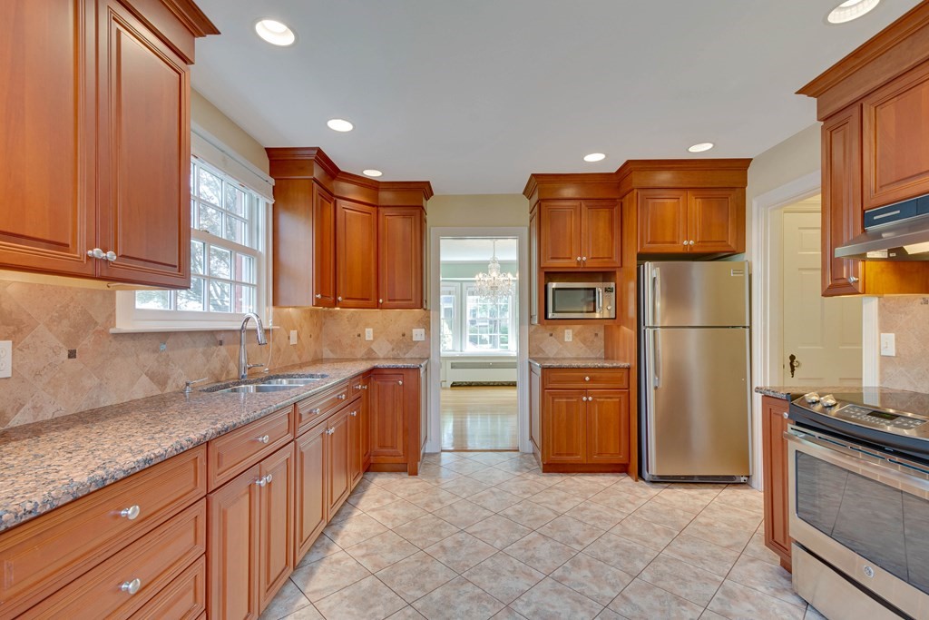 89 Martin Road Milton, MA 02186 - Photo 14 of 35
