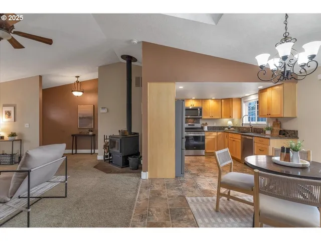 $595,000 | 1393 Southwest Alexander Drive, Dallas, OR 97338