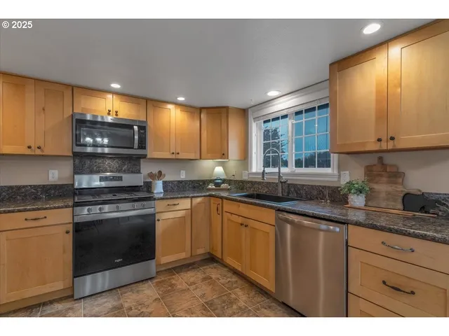 $595,000 | 1393 Southwest Alexander Drive, Dallas, OR 97338