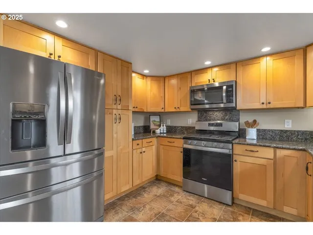 $595,000 | 1393 Southwest Alexander Drive, Dallas, OR 97338