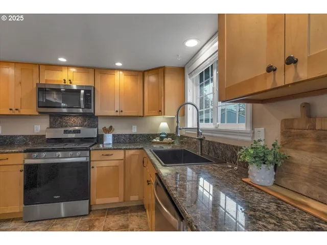 $595,000 | 1393 Southwest Alexander Drive, Dallas, OR 97338