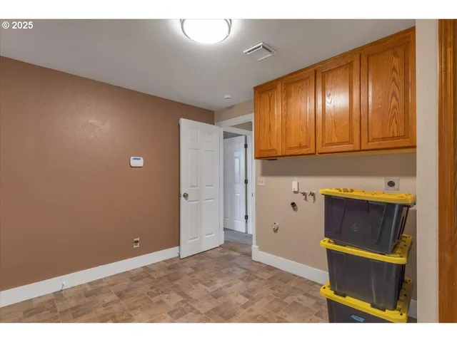 $595,000 | 1393 Southwest Alexander Drive, Dallas, OR 97338