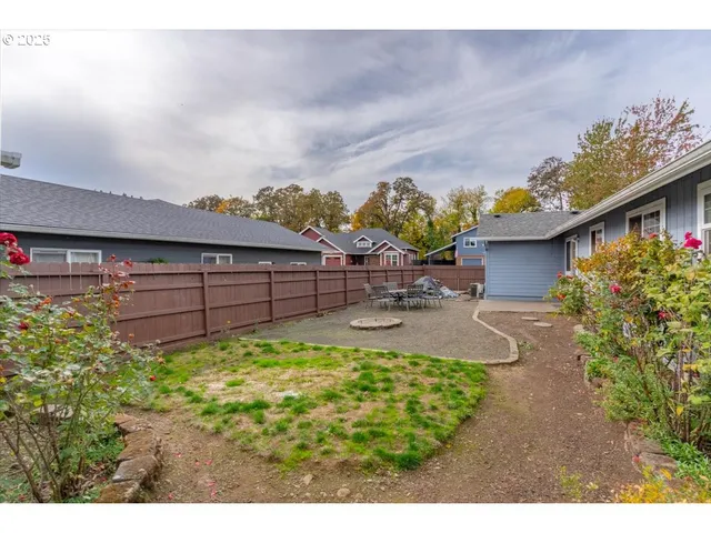 $595,000 | 1393 Southwest Alexander Drive, Dallas, OR 97338