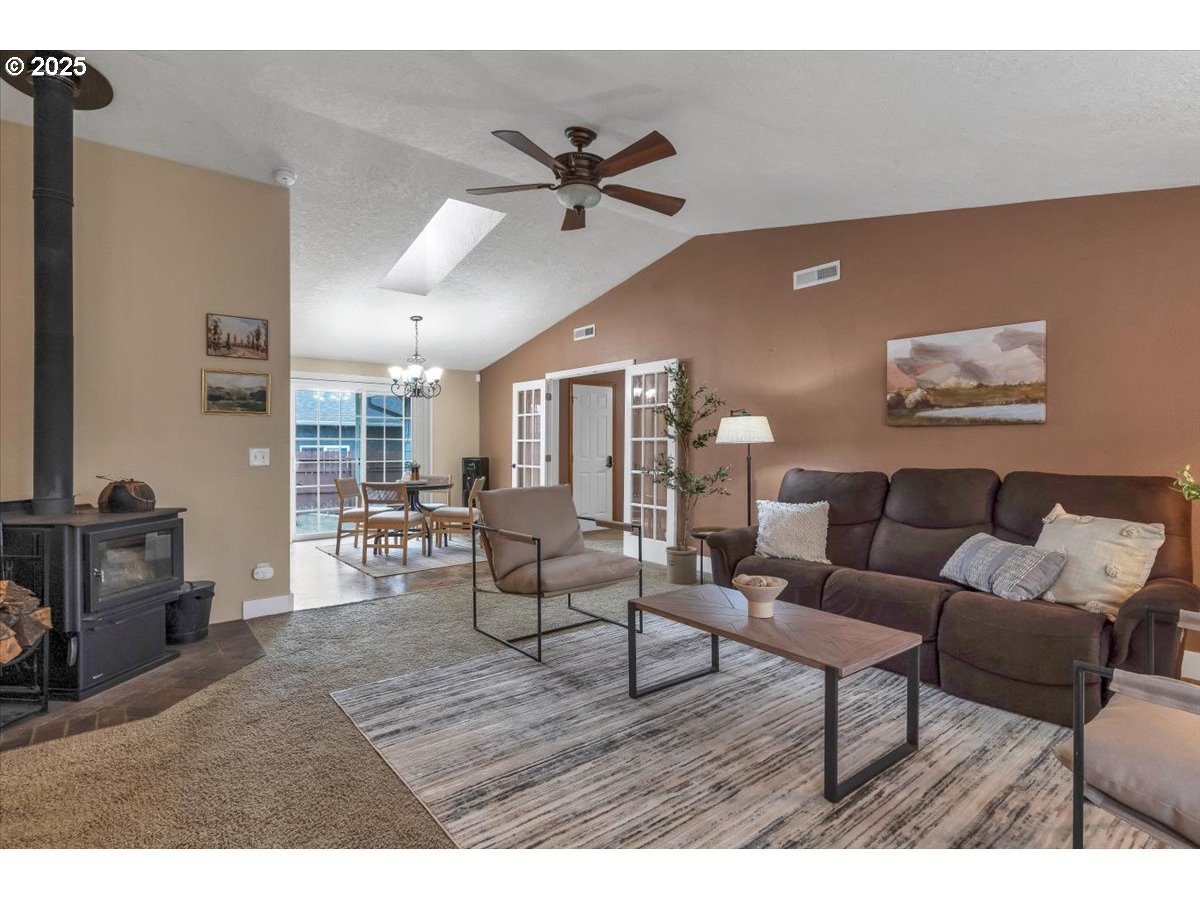 1393 Southwest Alexander Drive Dallas, OR 97338 - Photo 9 of 47 a living room with furniture