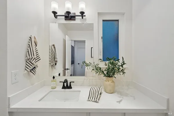 $879,000 | 405 Sylvia Way, San Rafael, CA 94903