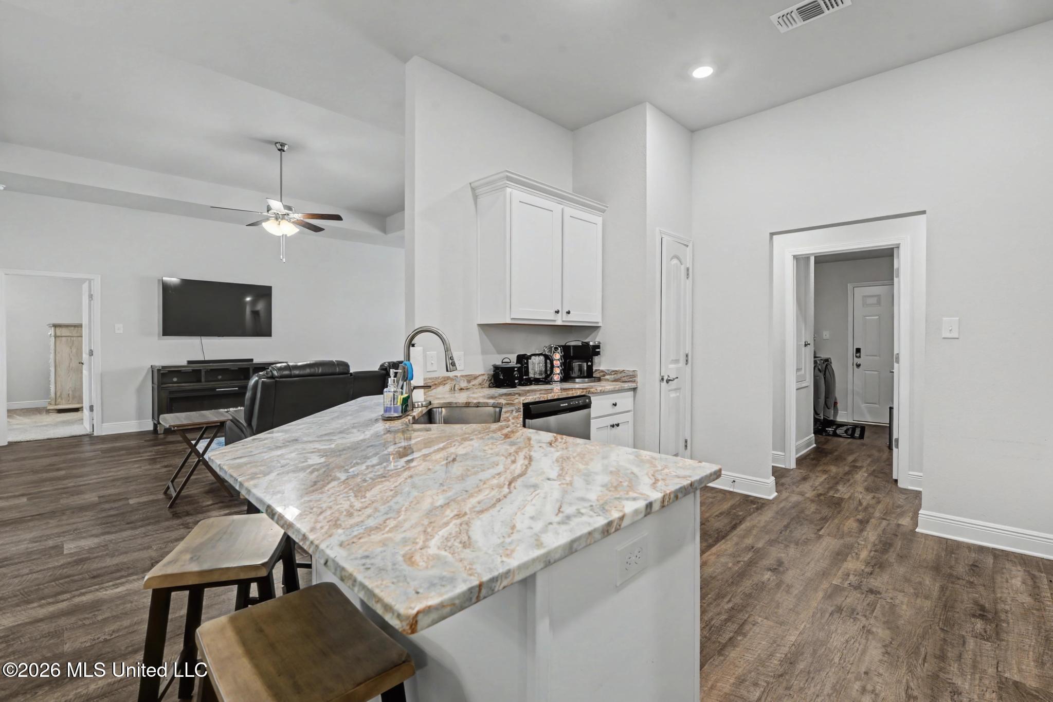 15744 Rachael Drive Gulfport, MS 39503 - Photo 10 of 28 010