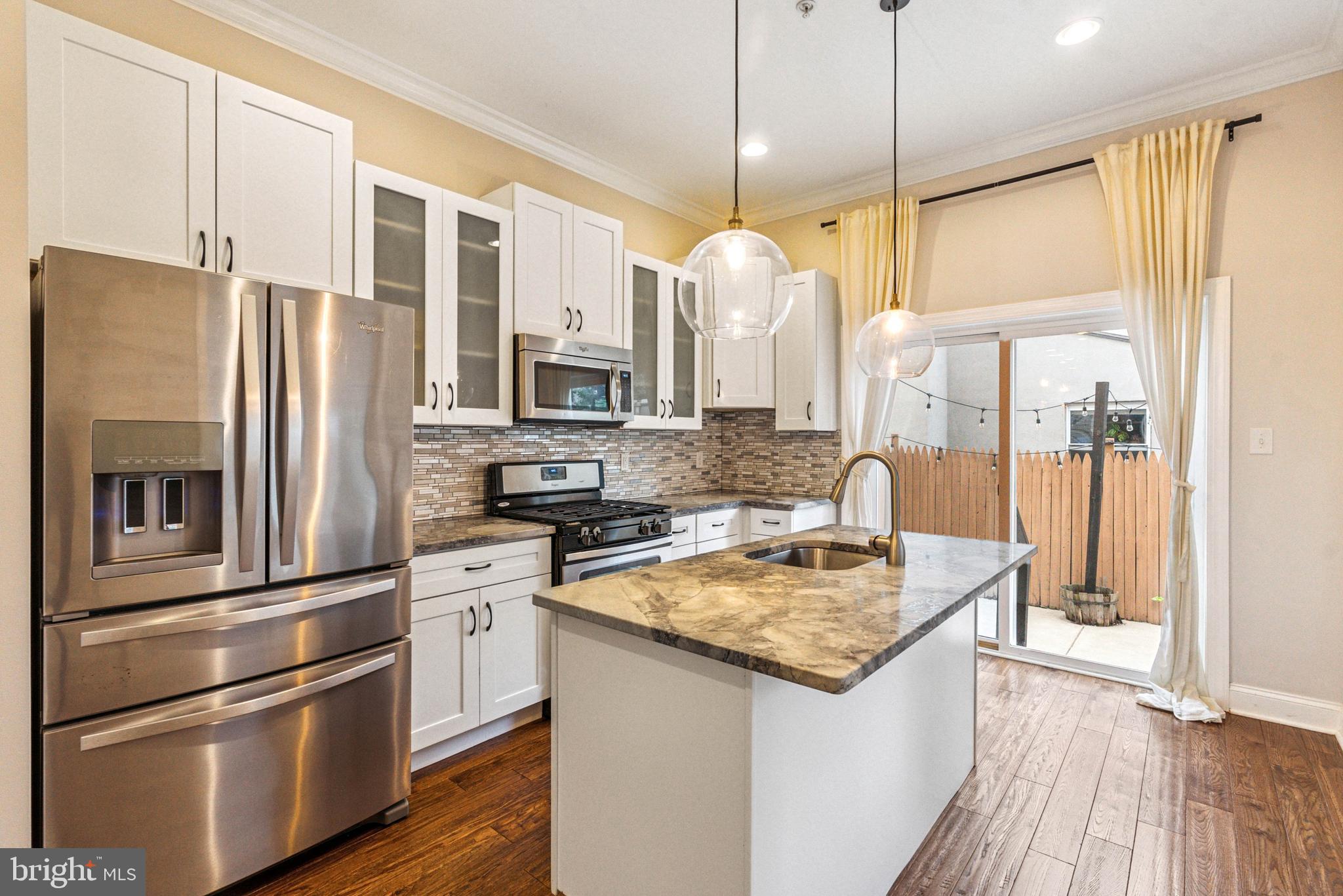 719 East Thompson Street Philadelphia, PA 19125 - Photo 6 of 35