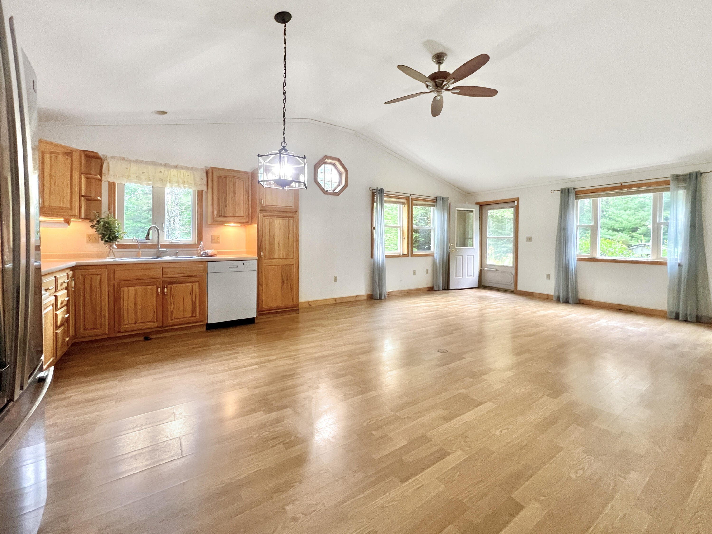 285 Murphy's Corner Road Woolwich, ME 04579 - Photo 5 of 16 Interior