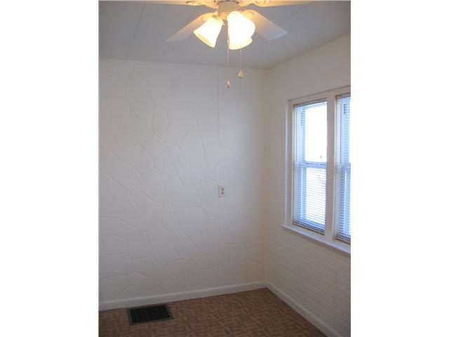 3380 Eakin Road Columbus, OH 43204 - Photo 10 of 18 Gallery Image 10