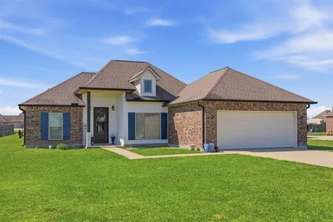 $275,000 | 17494 Jaycee Drive, Iowa, LA 70647