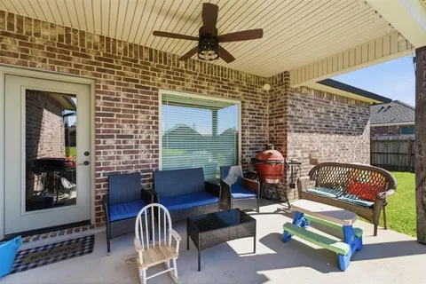 $275,000 | 17494 Jaycee Drive, Iowa, LA 70647