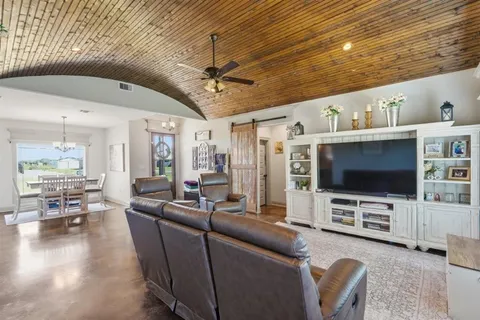 $275,000 | 17494 Jaycee Drive, Iowa, LA 70647