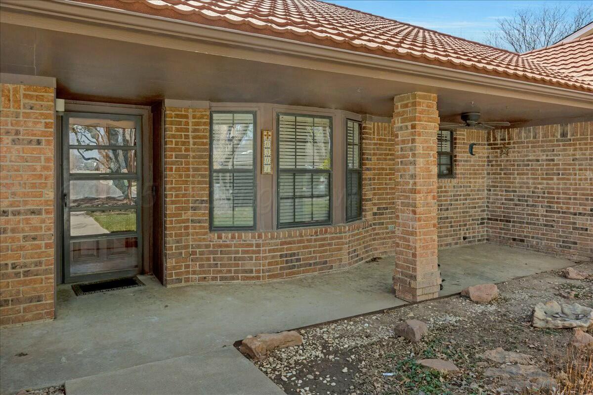 6301 Bayswater Road Amarillo, TX 79109 - Photo 3 of 27 Front Porch