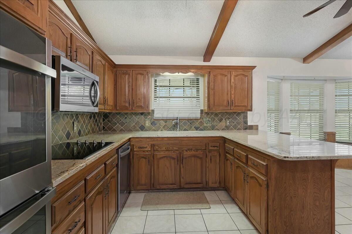 6301 Bayswater Road Amarillo, TX 79109 - Photo 10 of 27 Kitchen2