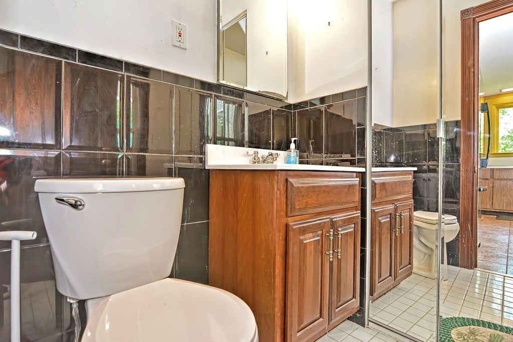 16 Oakland Road Sharon, MA 02067 - Photo 11 of 33 Gallery Image 11