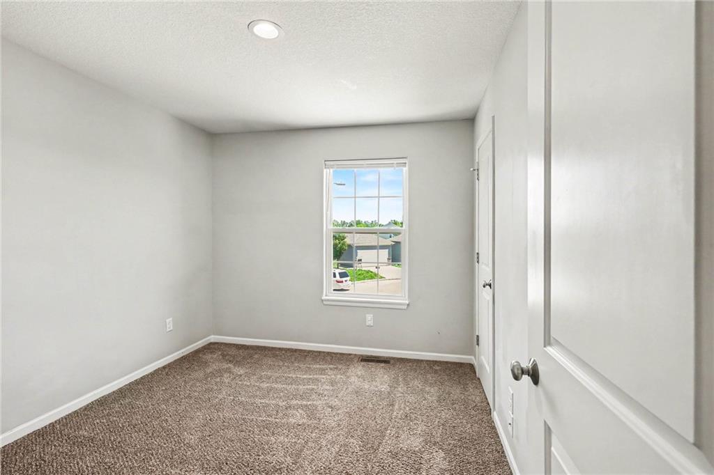 21710 North Ridge Peculiar, MO 64078 - Photo 10 of 18