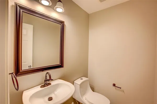 $2,695 | 15628 Landing Creek Lane, Fort Worth, TX 76262