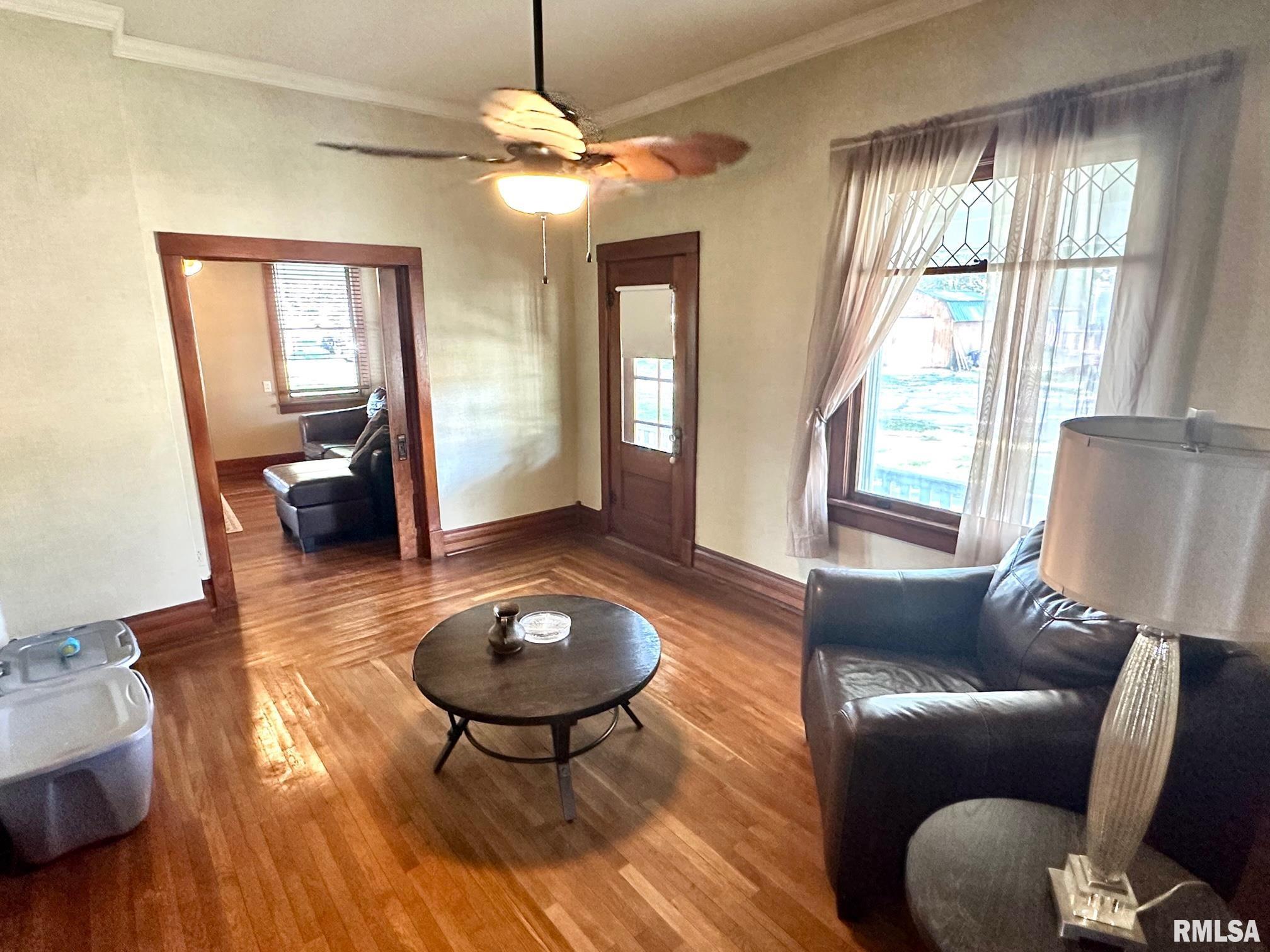 103 North William Street Perry, IL 62362 - Photo 3 of 20 Gallery Image 3