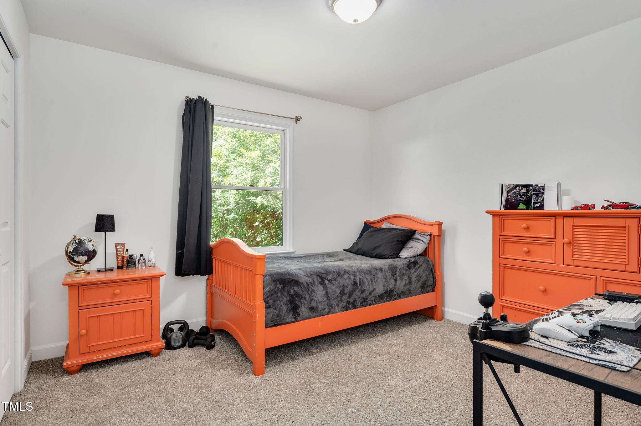 5320 Middleton Road Durham, NC 27713 - Photo 23 of 36 a room with a bed and a window