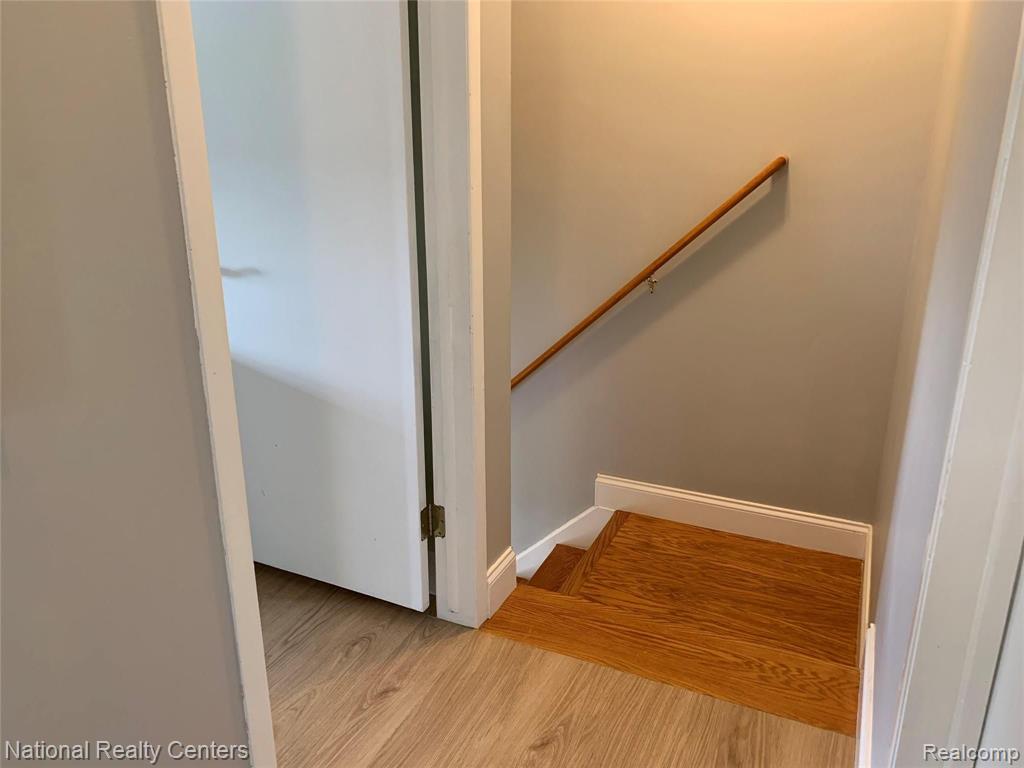 42252 Barchester Road Canton, MI 48187 - Photo 21 of 47
