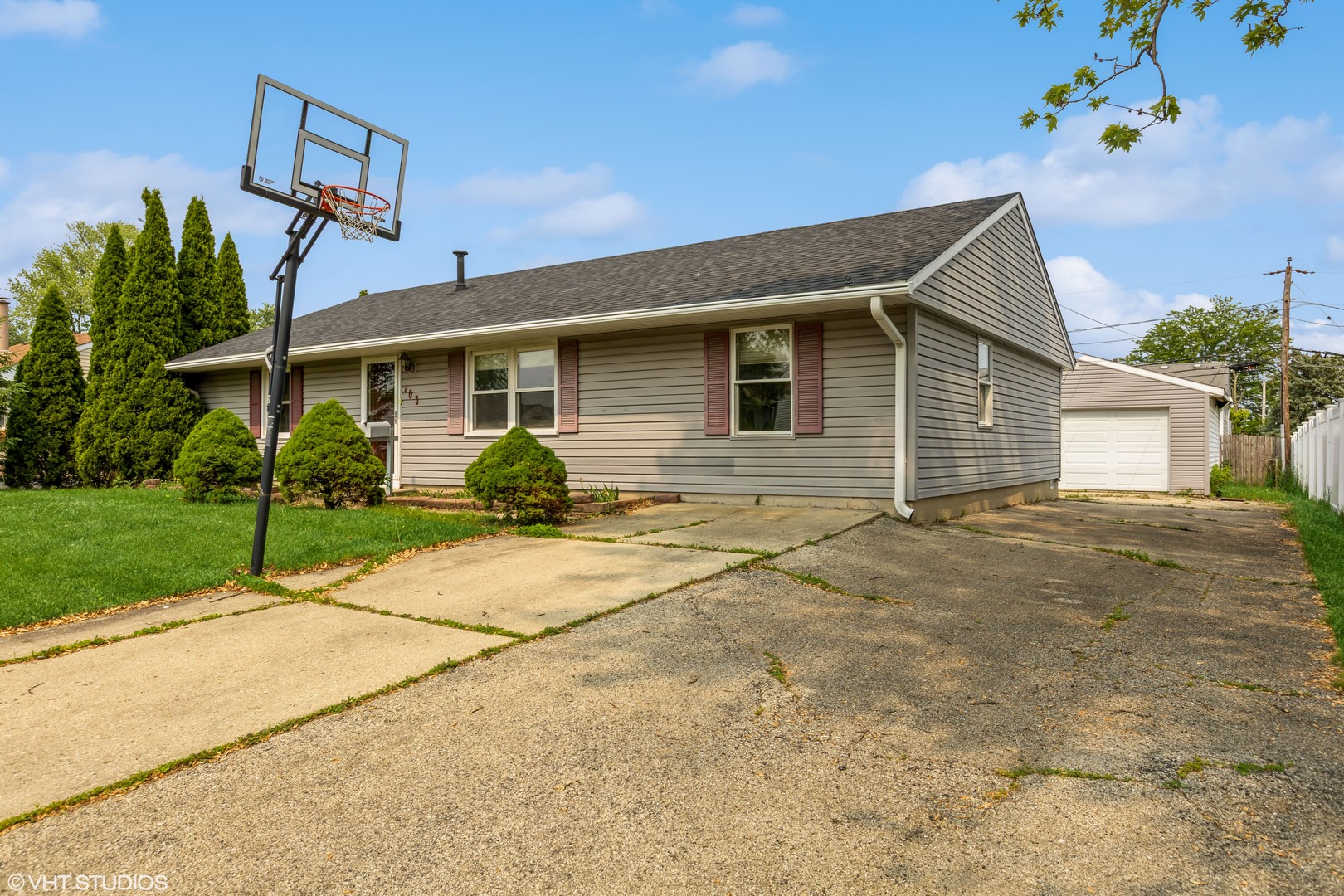 703 Hudson Avenue Romeoville, IL 60446 - Photo 2 of 12 Gallery Image 2