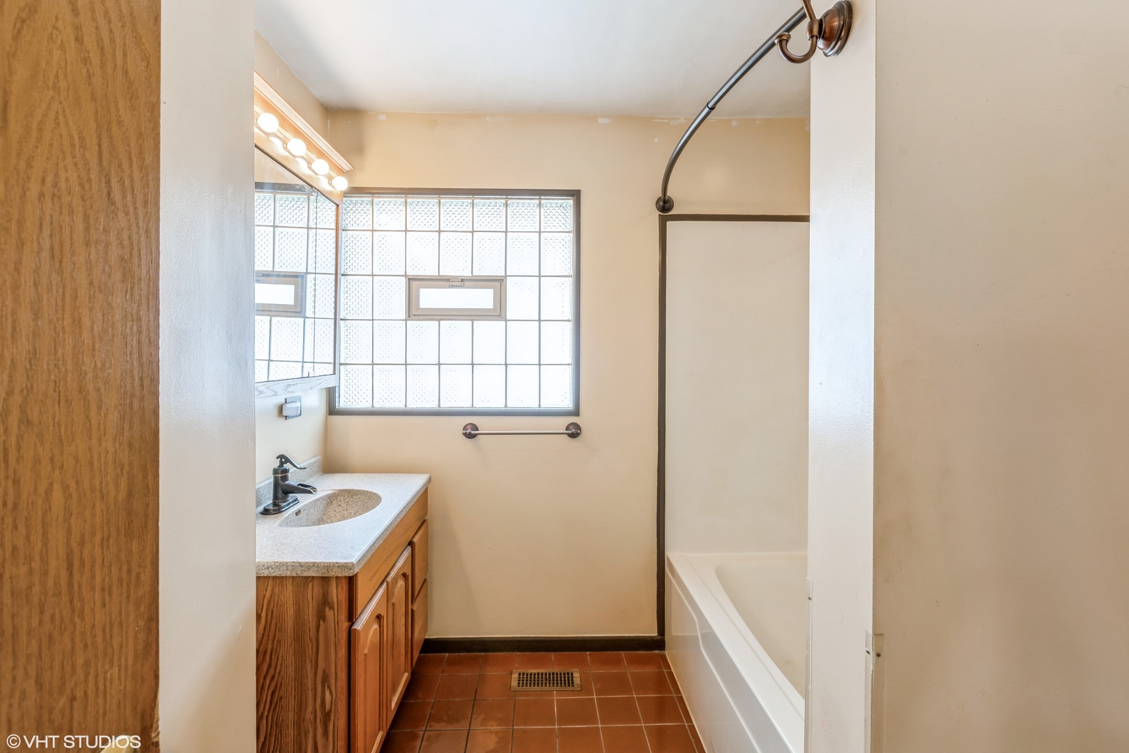 703 Hudson Avenue Romeoville, IL 60446 - Photo 7 of 12 Gallery Image 7