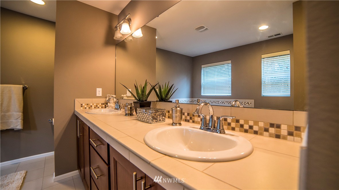 18526 Southeast 35th Drive Bothell, WA 98012 - Photo 17 of 23 Gallery Image 17