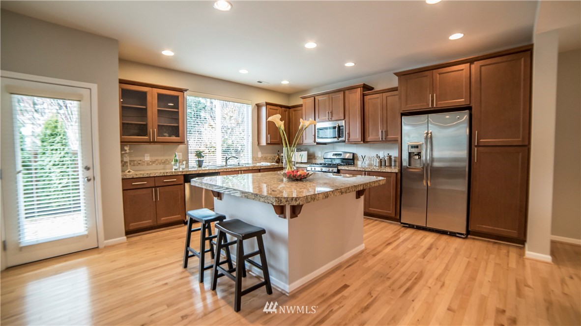 18526 Southeast 35th Drive Bothell, WA 98012 - Photo 6 of 23 Gallery Image 6