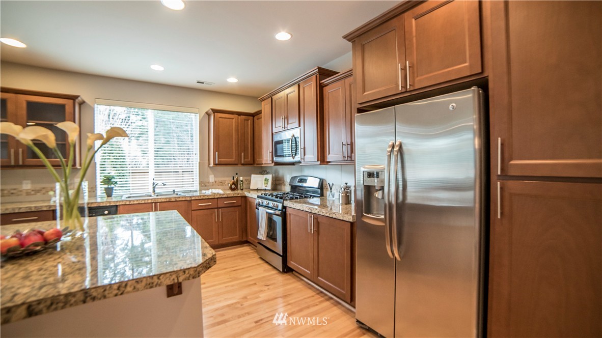 18526 Southeast 35th Drive Bothell, WA 98012 - Photo 7 of 23 Gallery Image 7
