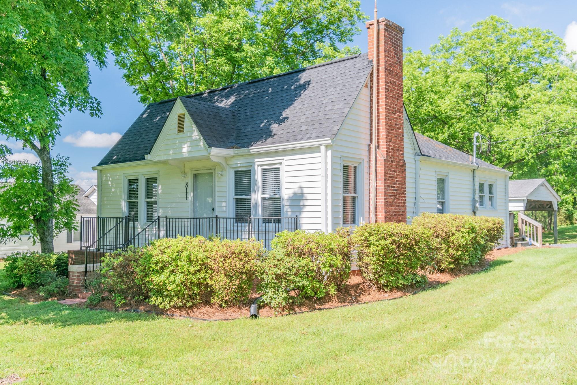 811 MacArthur Road Albemarle, NC 28001 - Photo 3 of 33 Gallery Image 3